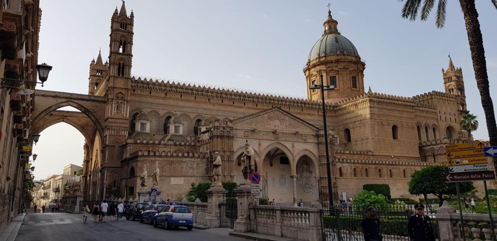 Casa Albergheria Palermo Bagian luar foto