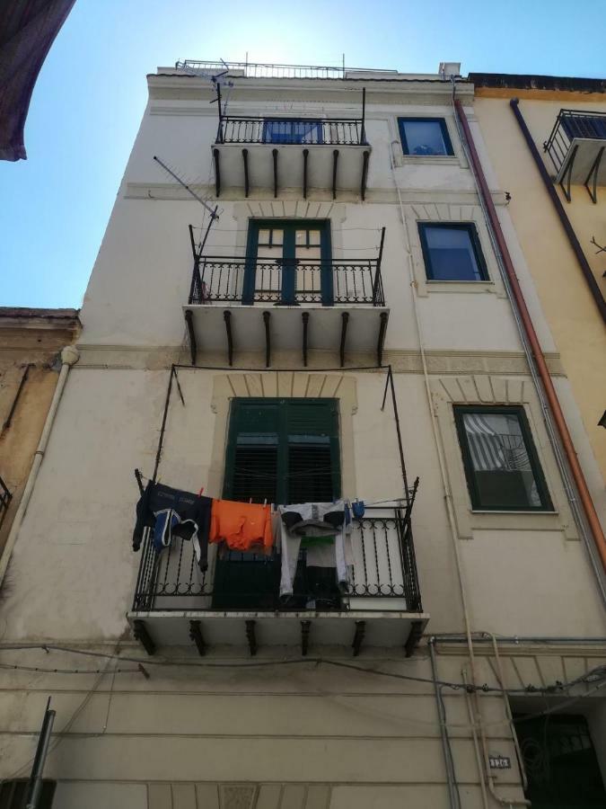Casa Albergheria Palermo Bagian luar foto
